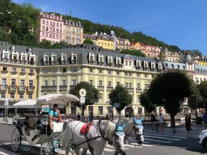 Market Colonnade