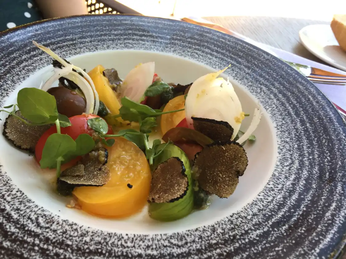 Chateau Sainte Croix附近的飯店