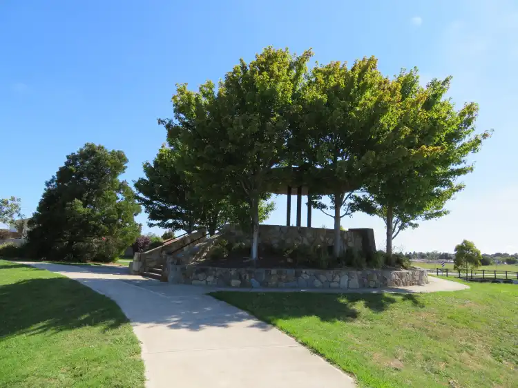 Hotels in Narre Warren South