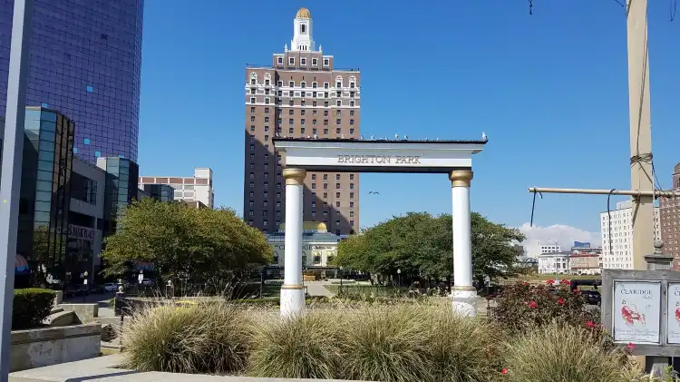 Hotels near Brighton Park