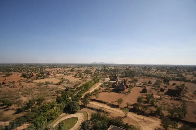 Отели рядом с достопримечательностью «Bagan Nan Myint Tower»