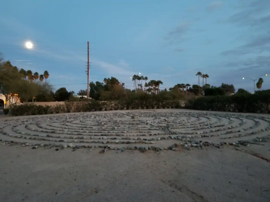 Hotels near Mariposa Gardens Memorial Park & Funeral Care