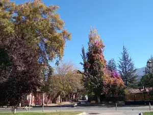 Plaza De Rinconada De Los Andes