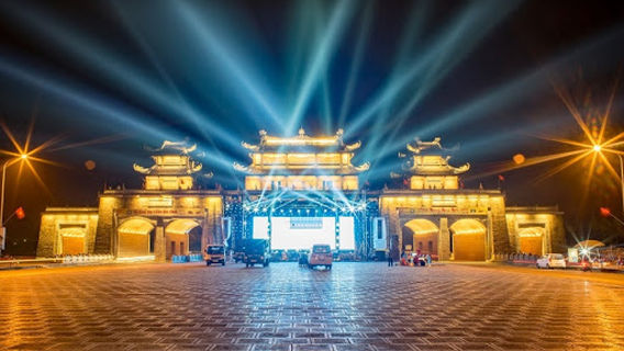 Cổng chào vào Khu du lịch sinh thái Tràng An