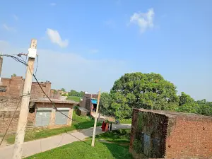Noori Masjid mahuwa Bazar