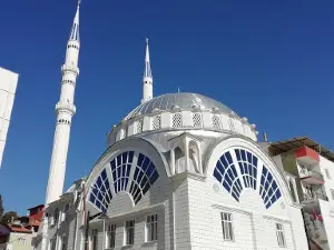 Selendi Kent Meydanı & Şelale