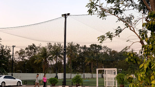 ເດີ່ນເຕະບານ VKS