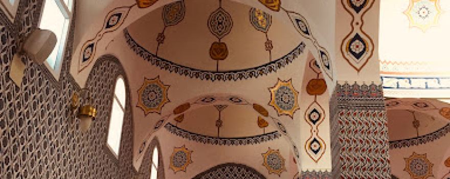Güzelyalı Merkez Camii
