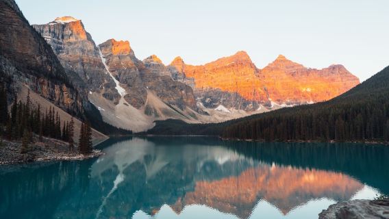 Via Via Moraine Lake Shuttle