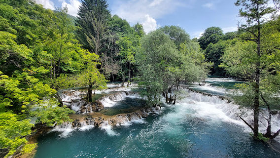Great Una Waterfalls