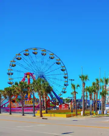 Hotels near Family Kingdom Amusement Park