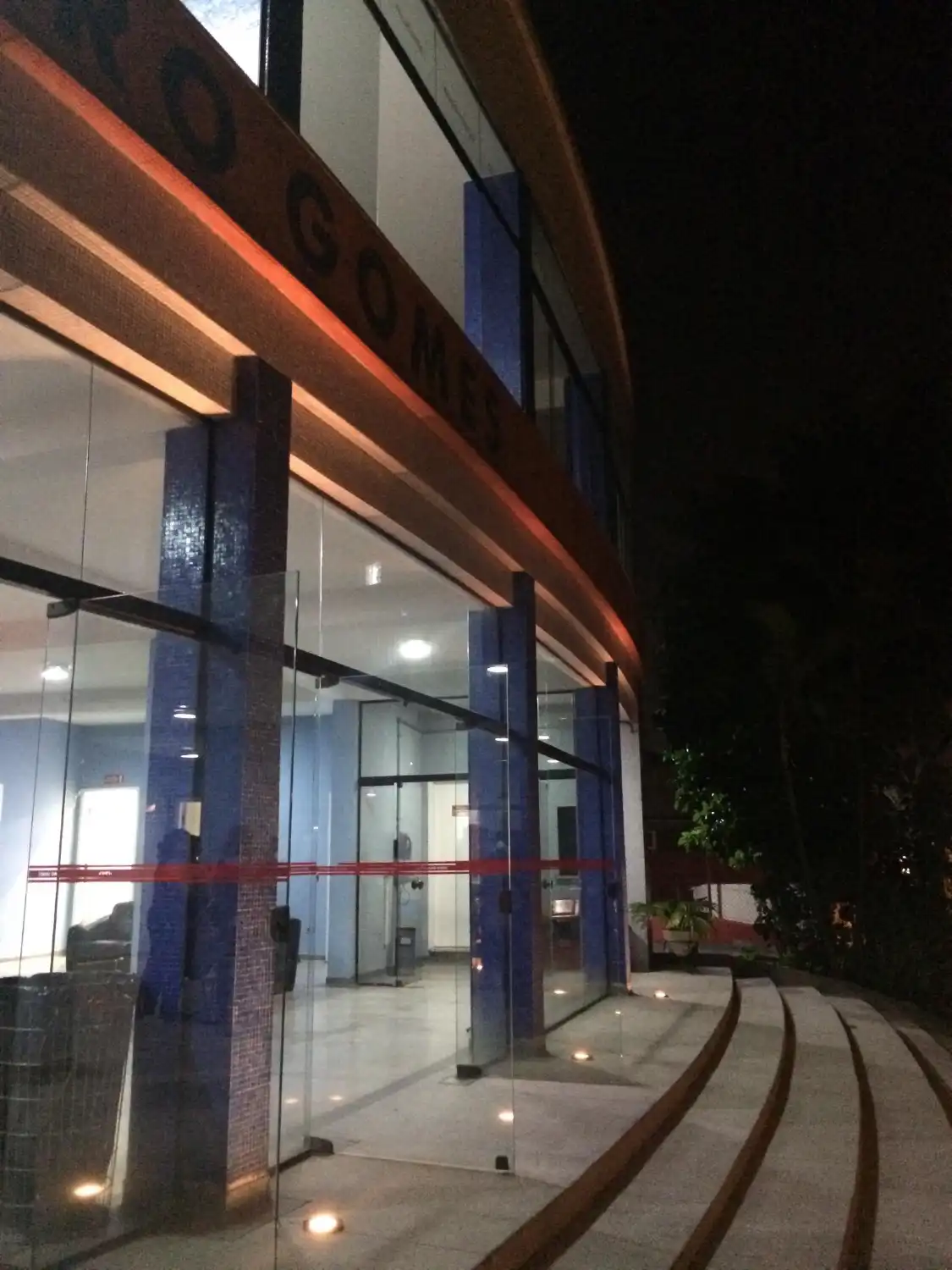 Các khách sạn gần Lauro Gomes Theater