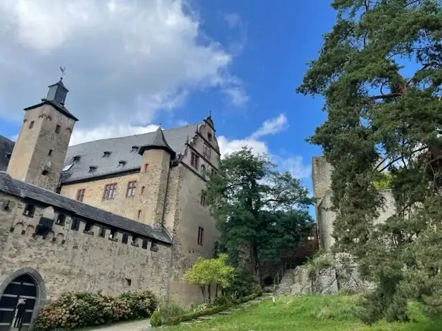 Hotels near Kronberg Castle
