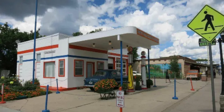 Pete's Rt 66 Gas Station Museum