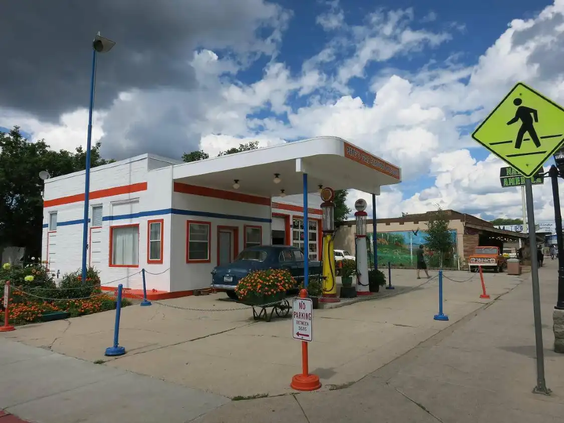 Các khách sạn gần Pete's Rt 66 Gas Station Museum