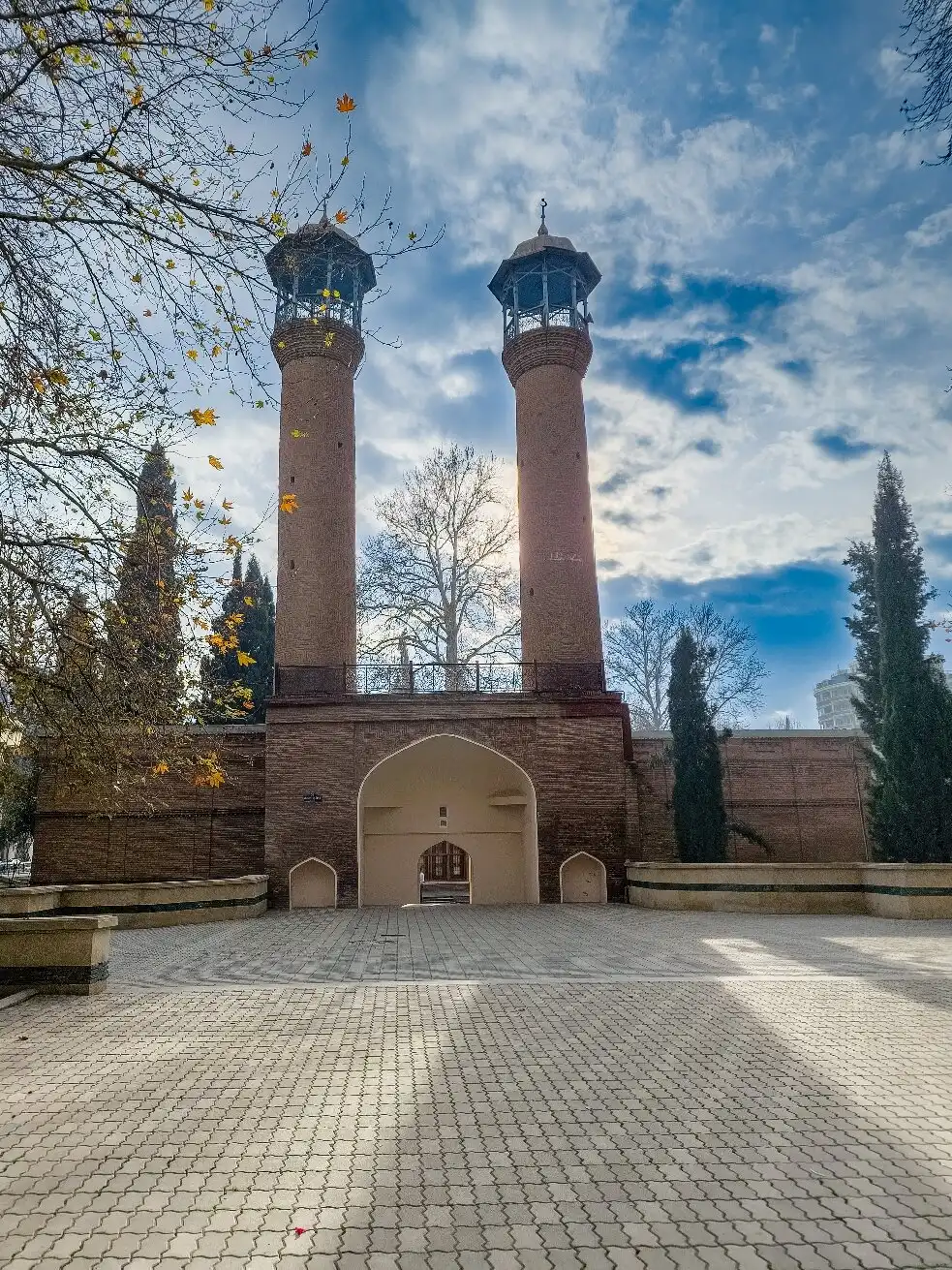 Hotels near Shah Abbas Mosque