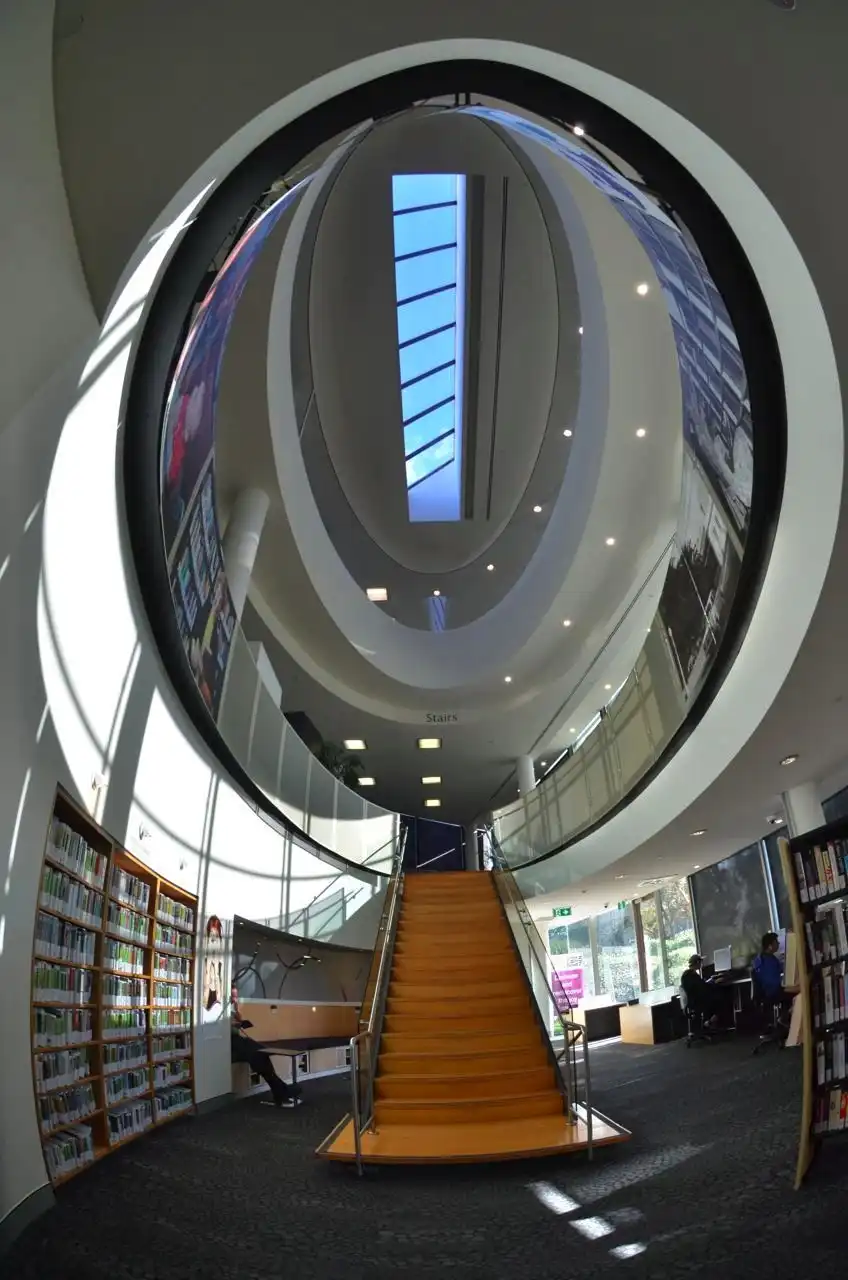 Hotels near Wagga Wagga City Library