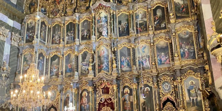 Szentharomsag Church