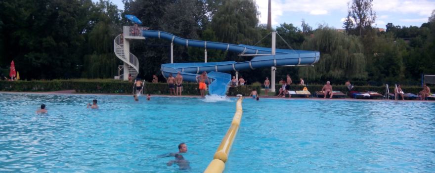 The swimming pool and the campsite Bílinská kyselka