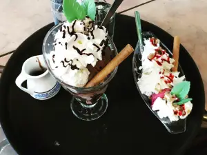 Mini Golf Bar Glacier