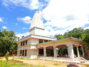 Majhauli Raj Fort