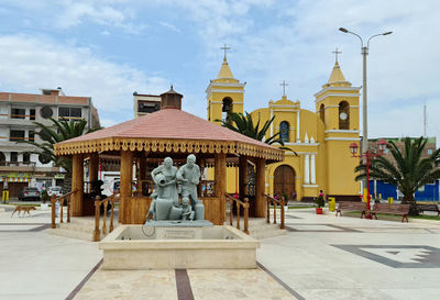 Plaza De Armas De Moche Pueblo
