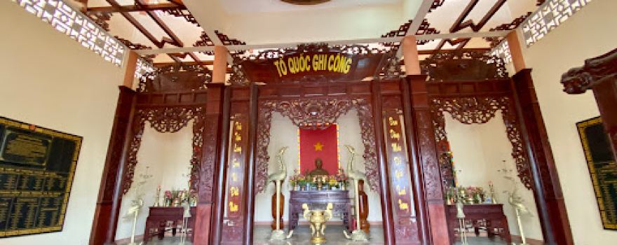Đền tưởng niệm liệt sĩ và Tượng đài chiến thắng Đak Pơ