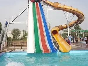 Splash Water Park Mandi Bahaudin