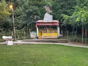Dhanauja Mandir Garden