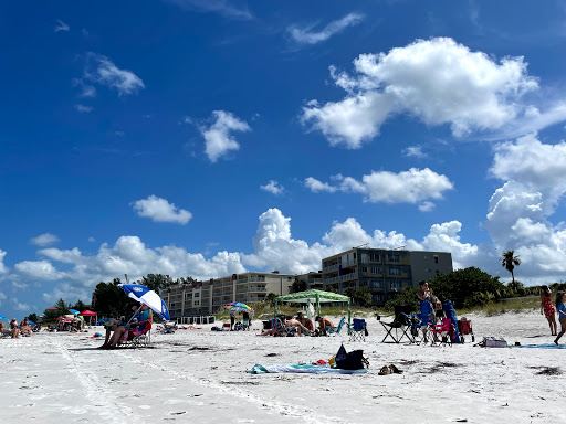Tiki Gardens - Indian Shores Beach Access