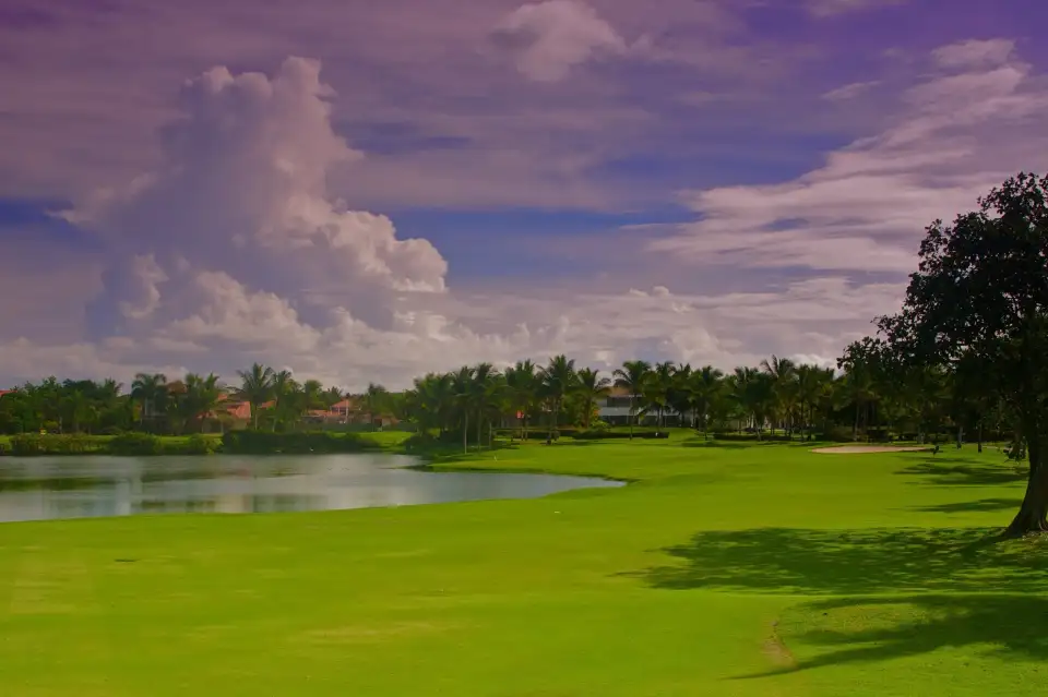 5_Cocotal Golf & Country Club