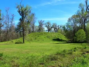Lake Jackson Mounds State Park