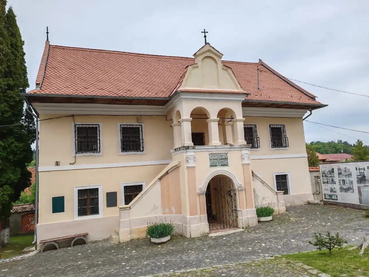 Hotels near "The First Romanian School" Museum