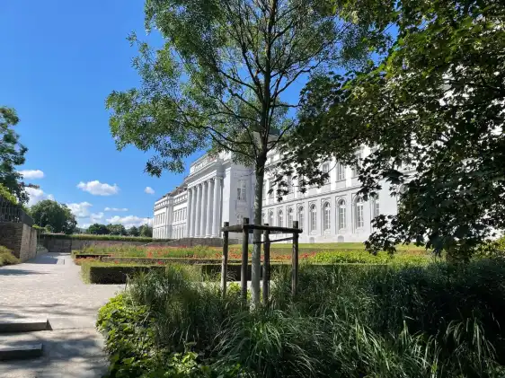 鄰近選帝侯宮的酒店