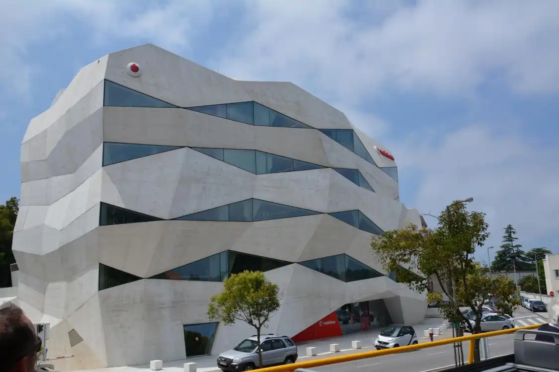 Hotels near Edificio Vodafone