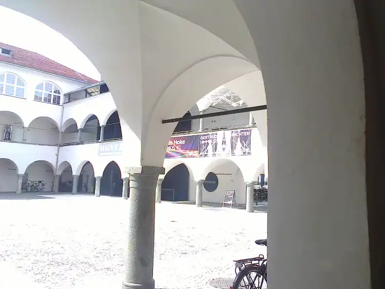 Hotels near Museum of Modern Art