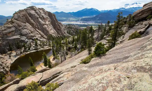 Hotels near Gem Lake Trail