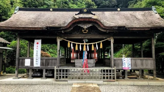 鳴無神社