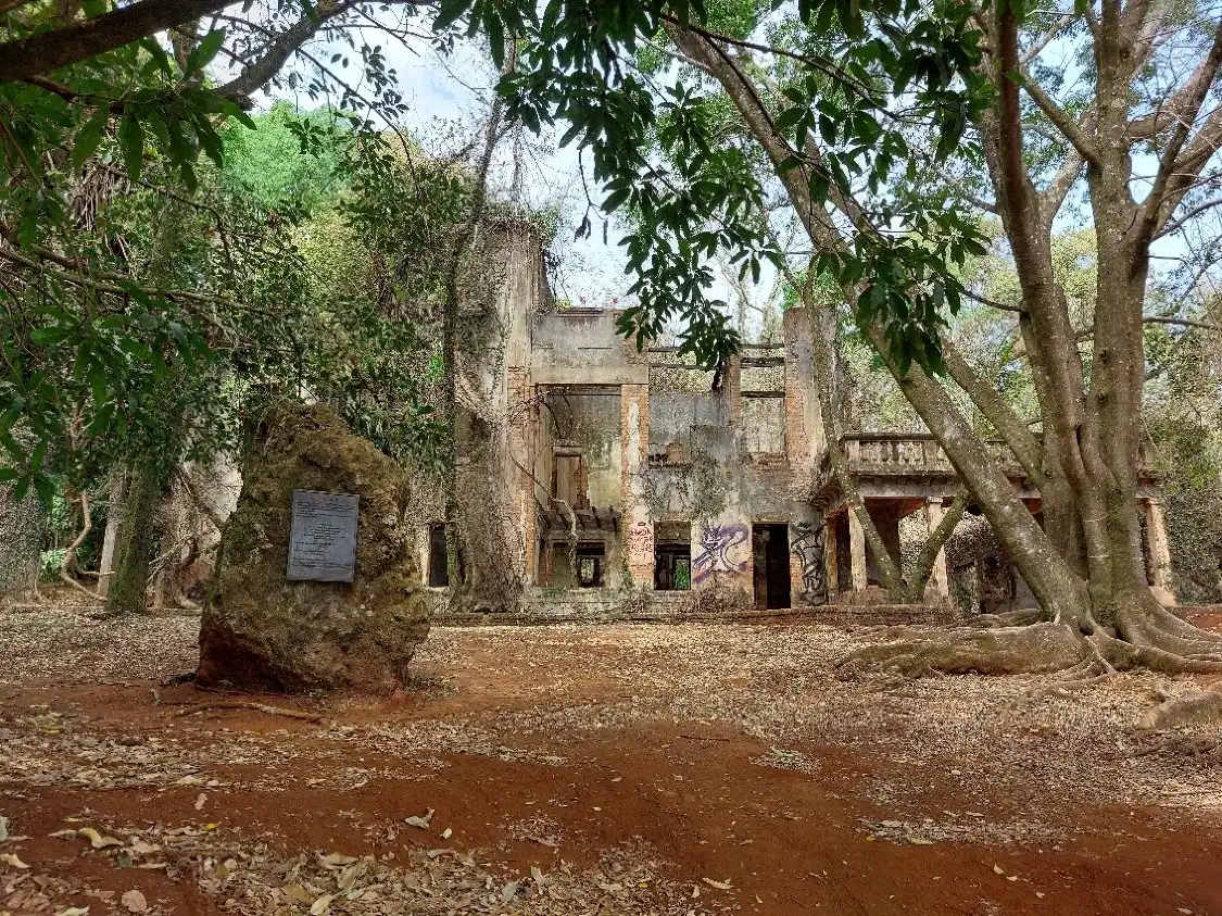 Các khách sạn gần Hotel Radio Ruins