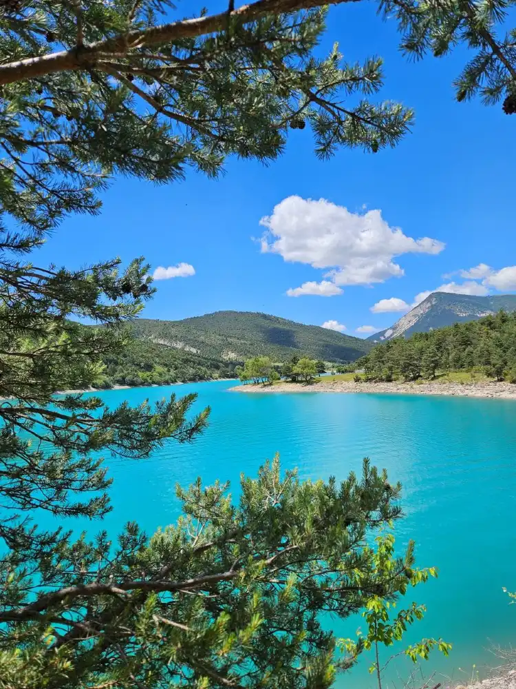Hôtels à : Saint-Julien-du-Verdon