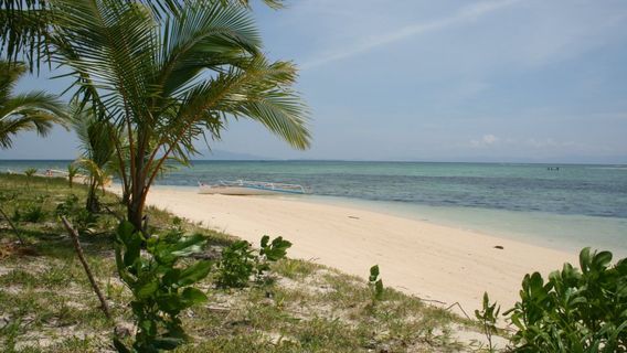 Pamomoan Beach