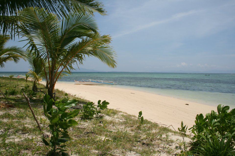 Pamomoan Beach