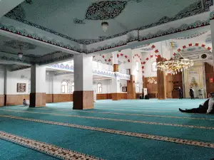 Geylani Cami