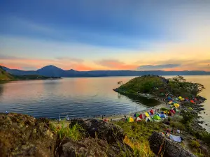 Paropo Tepian Danau Toba