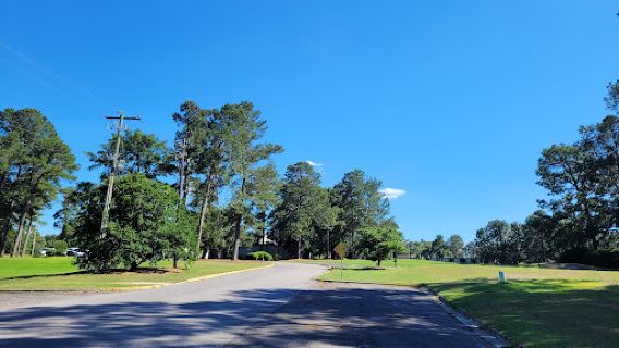 Houndslake Country Club