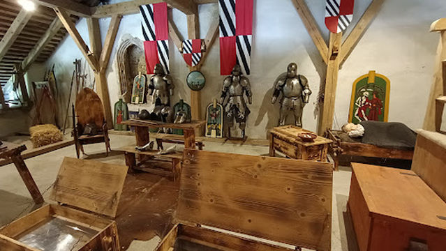 Postojna castle ruins (Adelsberg castle)