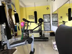 Healthy hustle women’s gym