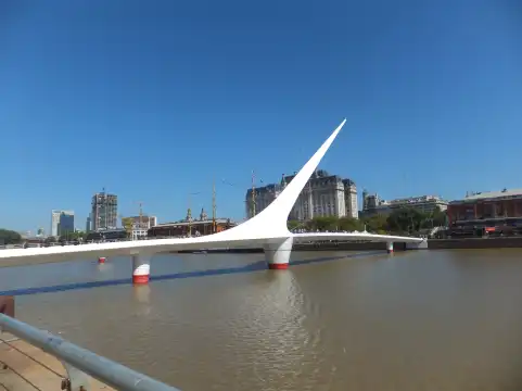 鄰近女人橋的酒店