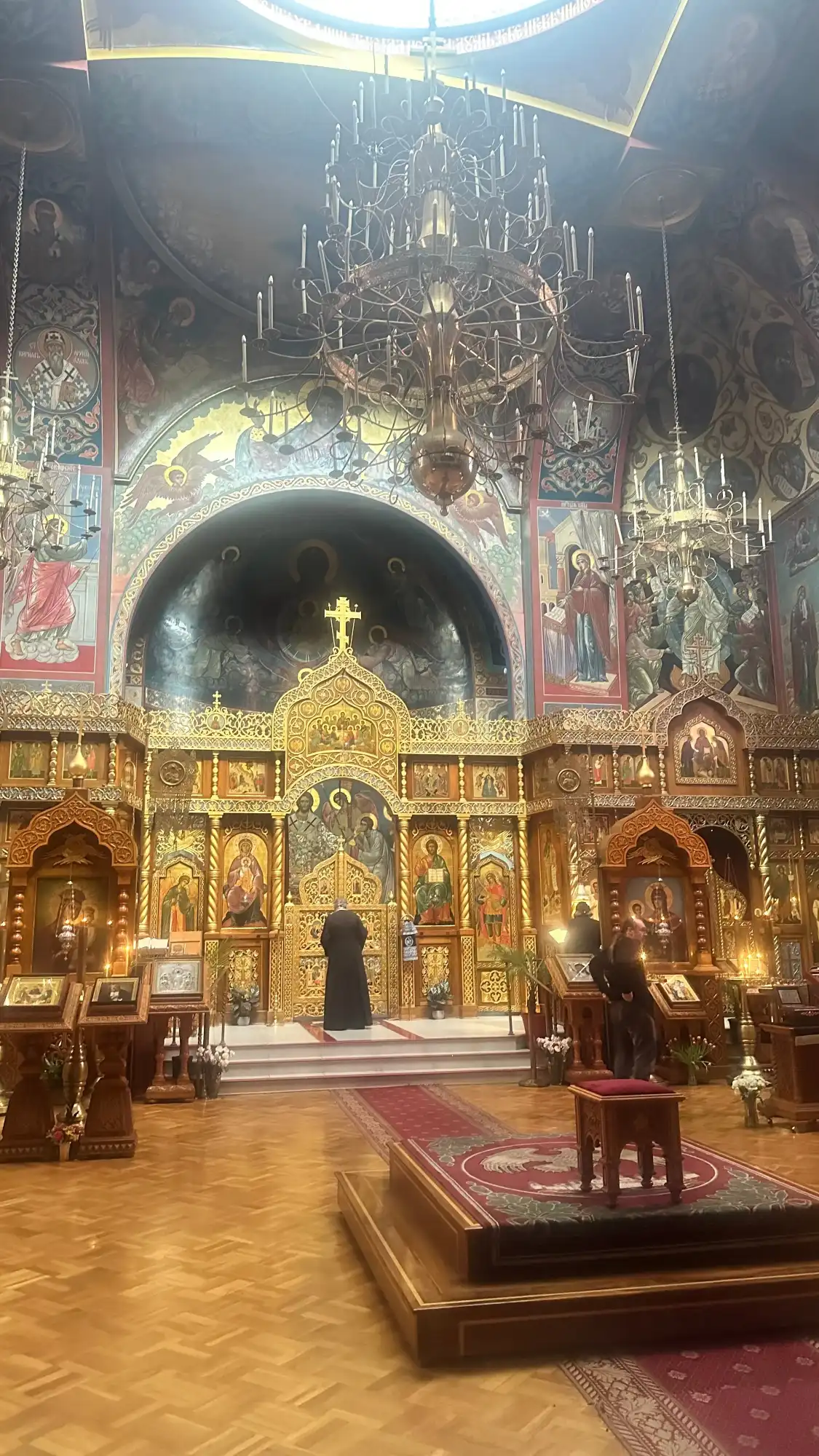 홀리 버진 대성당 주변 호텔