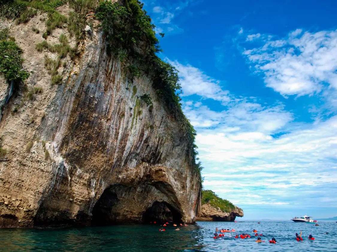 Hotels near Los Arcos